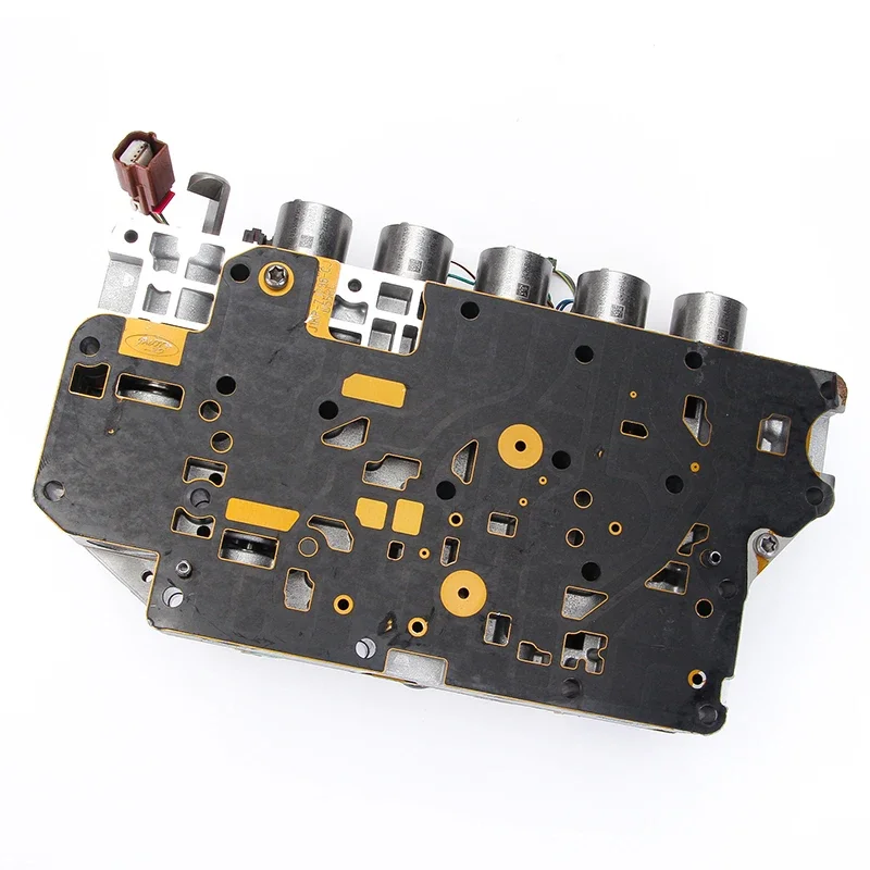 8F24 8F35 8-Speed وحدة التحكم في ناقل الحركة الأوتوماتيكي صمام التحكم في دائرة الزيت الجسم مع الملف اللولبي وتسخير الأسلاك لفورد