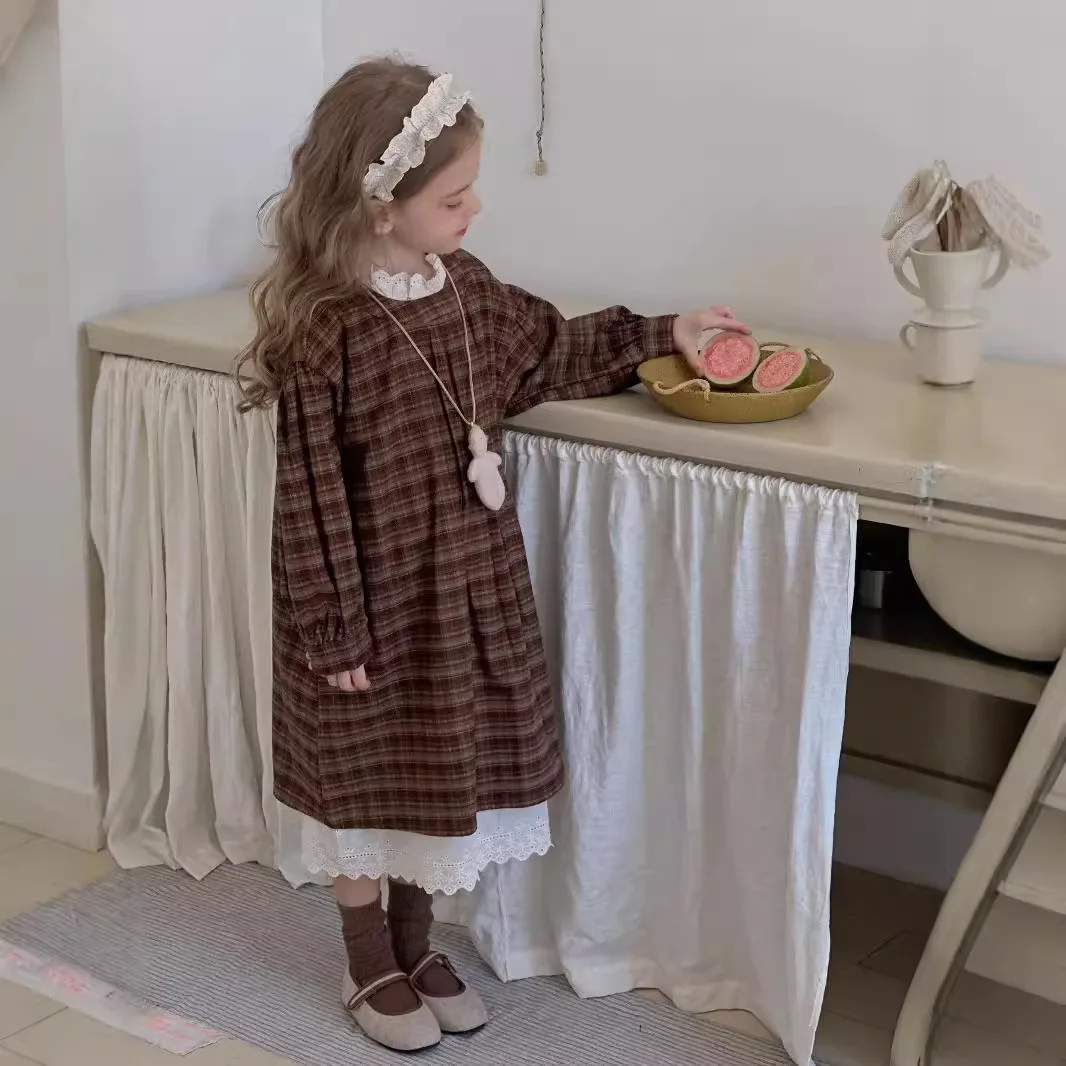 

Baby Girls Dress Retro Woolen Plaid Lace Collar Fashion 2024 Autumn New Korean Style Childrens Princess Dress