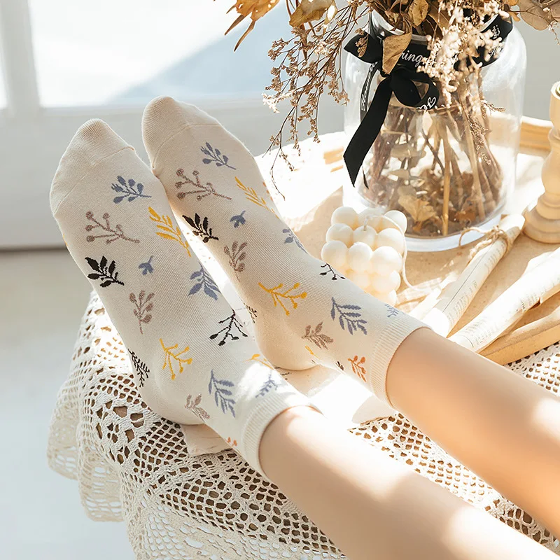 Woman Socks Japanese Style Print Girls Sweet Long Socks Korean Fashion Cotton Soft Harajuku Retro Vintage Streetwear Crew Socks