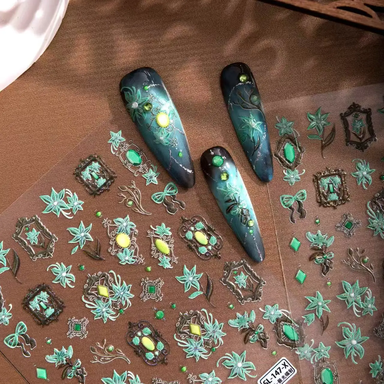 Vintage Dreamy Mystical Chinese Emerald Photo Frame Nail Stickers, Floral Cluster Luxury DIY Nail Art Decorations