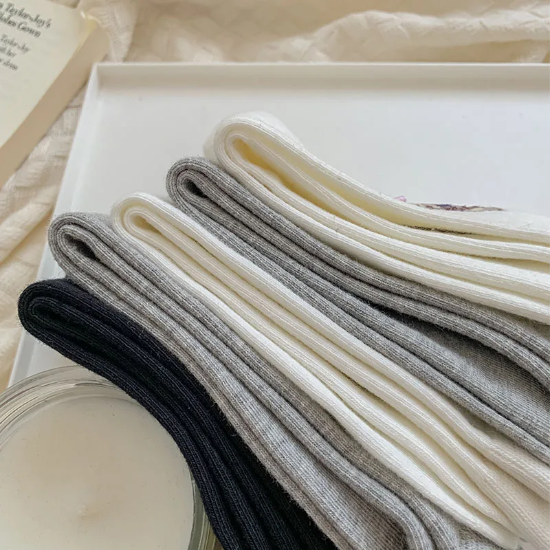 Autumn and Winter Korean Version Contrasting Color Cute Cat Dog Paw Embroidery Mid-tube Socks for Women Thick Knitted Pile Socks