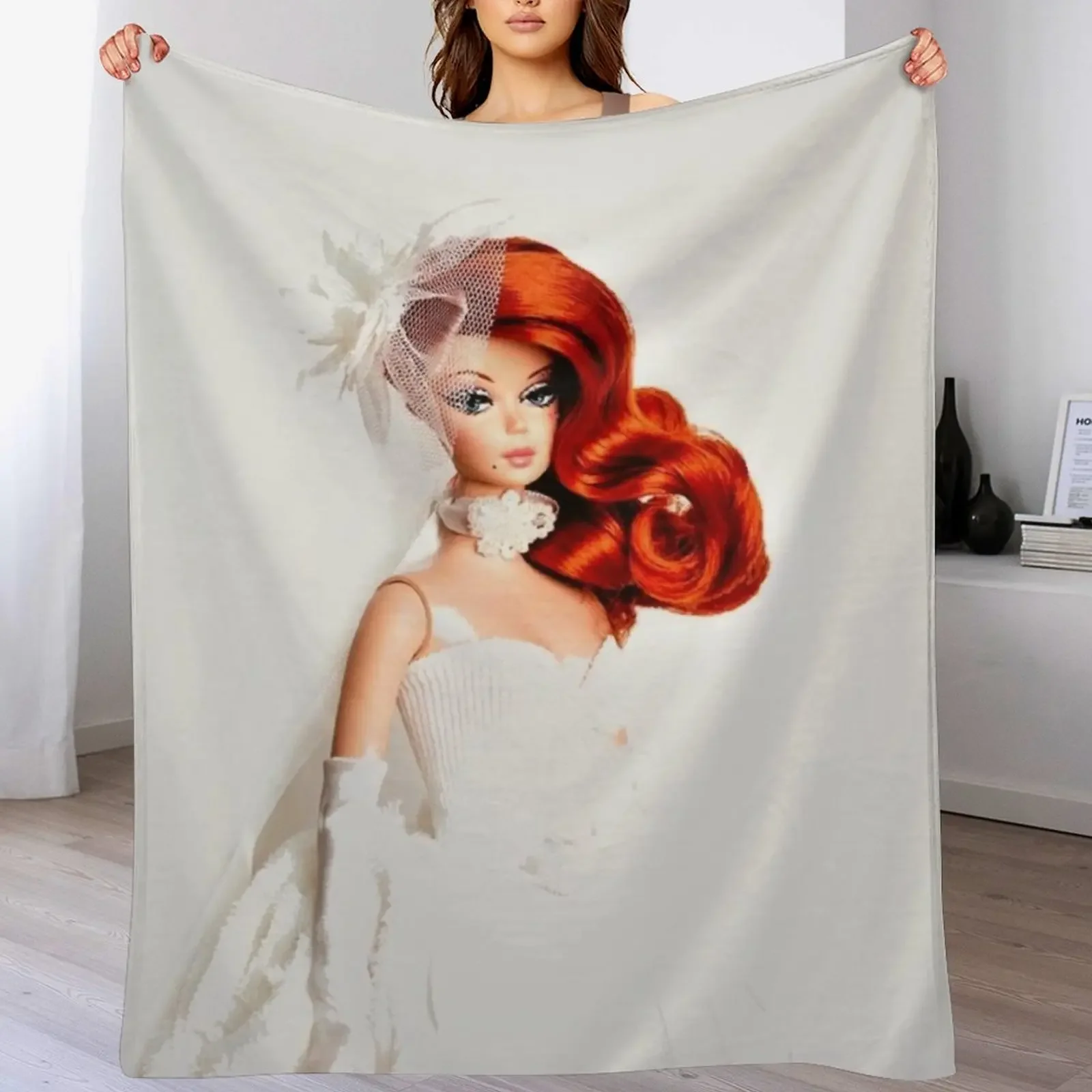 Фото Плед с принтом: красноволосая кукла в винтажном ретро-стиле, свадебное платье, принт Kwai, маска, постер