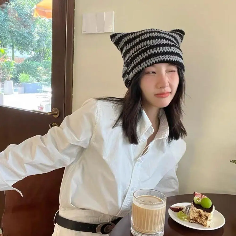 Gorro de invierno a rayas para mujer, gorros de ganchillo hechos a mano de estilo coreano, gorro de invierno con orejas de gato para mujer, jersey puntiagudo, gorro tejido de lana Y2K