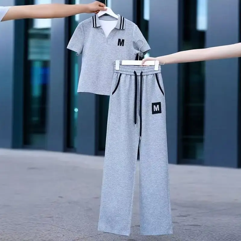 Fashionable New Casual Sportswear Set for Women in Summer Stylish Short Sleeved Slimming Two-piece Set