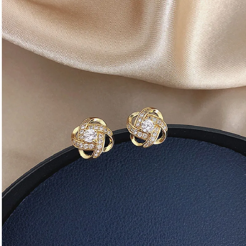 925 Silver Needle Korean Fashion Full Crystal Earrings For Women Jewelry 2026 Trending New Geometric Flower Stud Earrings Brinco