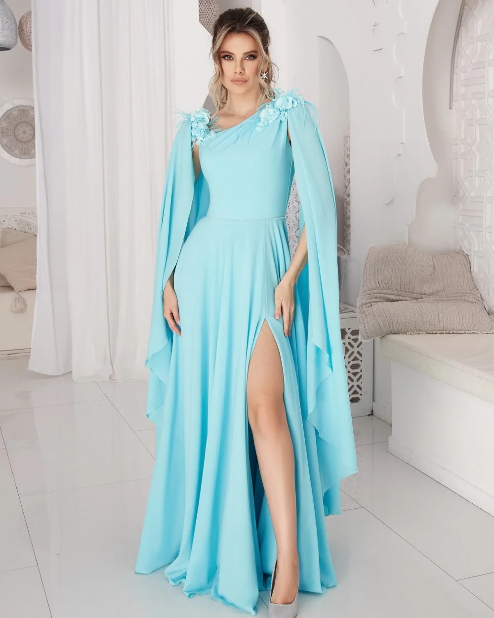 Maßgeschneiderte, hochwertige, klassische, handgefertigte A-Linien-Kleider mit Blumenfedern, schulterfrei, lange Kleider, maßgeschneiderte Anlasskleider, kompliziert