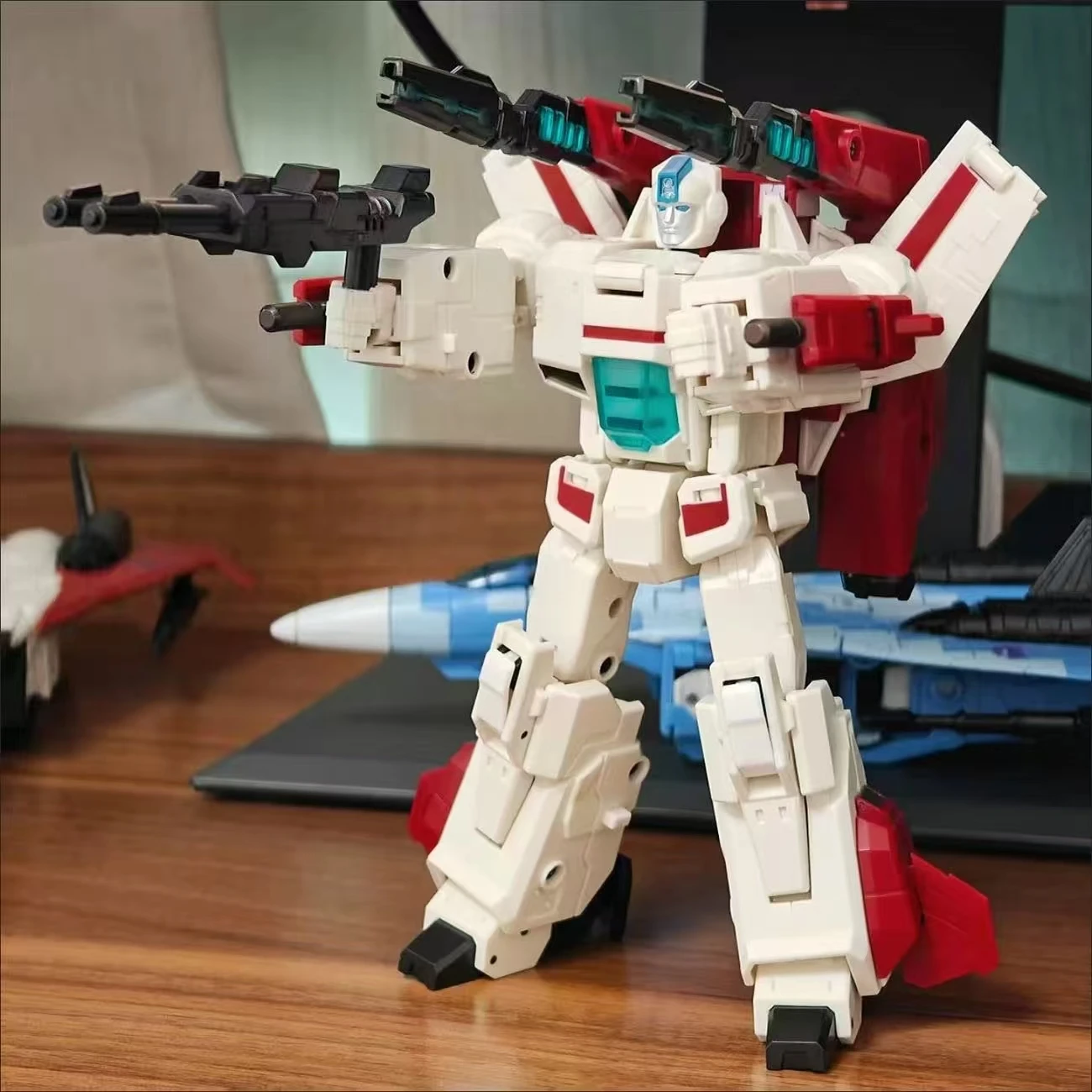 Giocattoli Trasformabili TNT-01 Skyfire TNT01B Dark Jetfire Modello di Astronave G1 in Scala Ridotta Action Figure Robot Trasformabile Ornamento