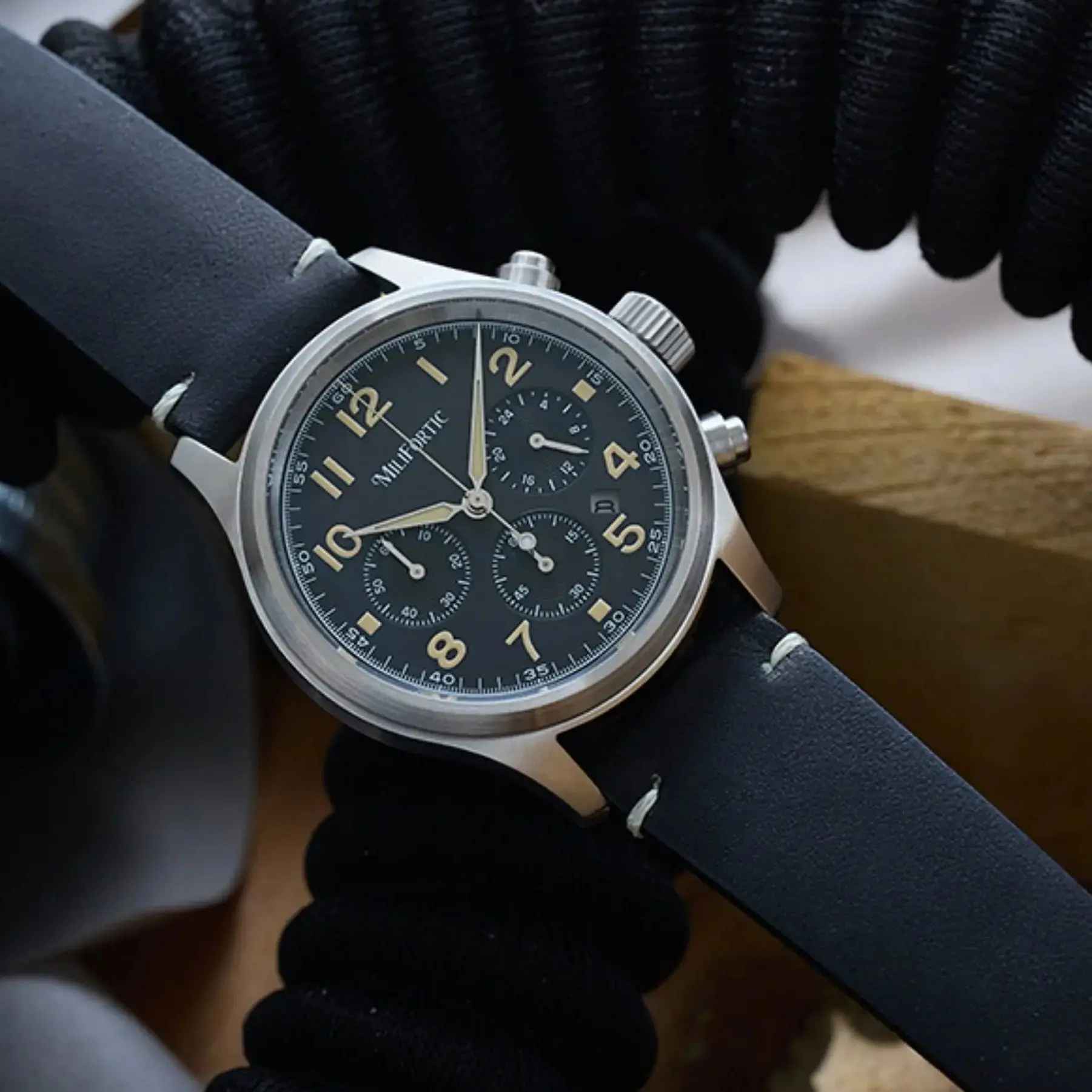 Reloj cronógrafo Milifortic para hombre, reloj de pulsera de cuarzo solar de 39mm, espejo de zafiro, resistente al agua 10bar VS75