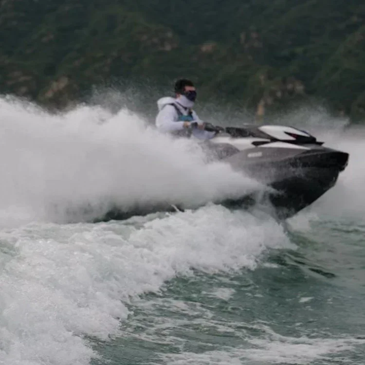 Water Park Facilities Electric Yacht Mini Jet Boat Jet Ski Rowing Boa Hot sales