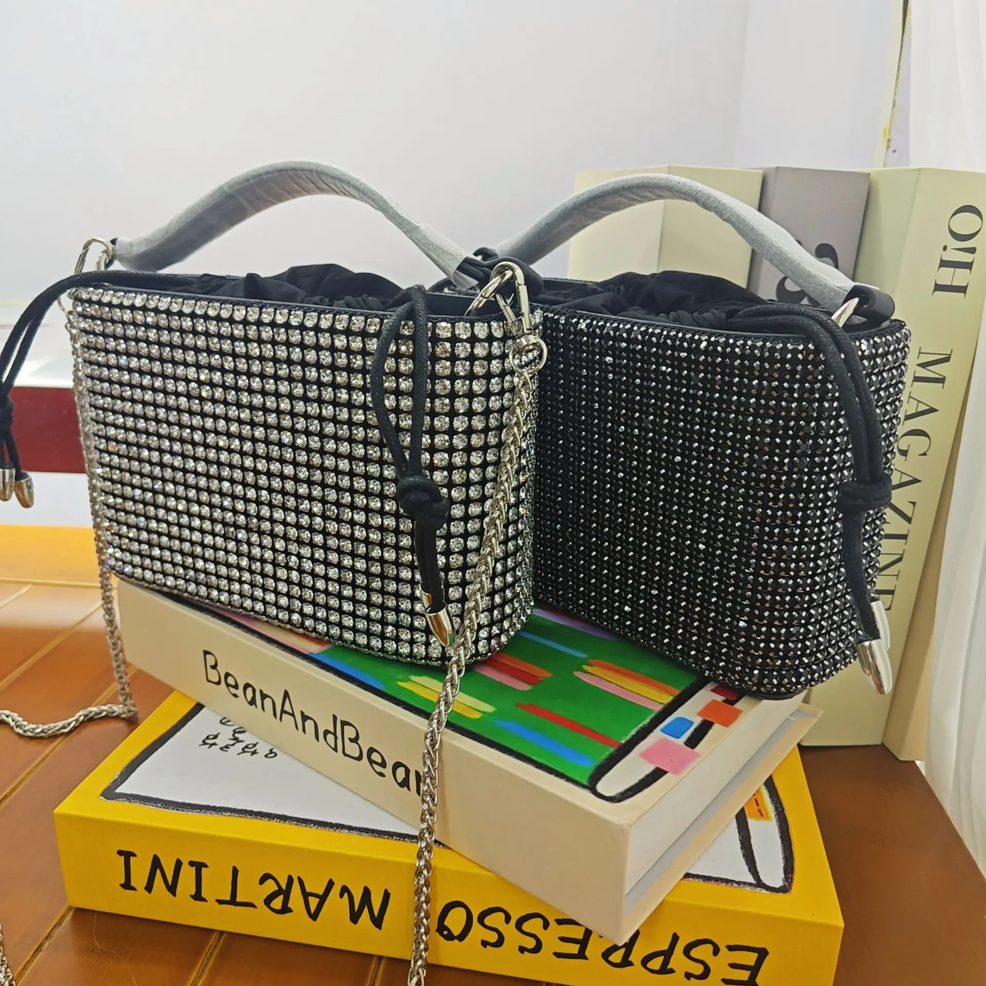 King Rhinestone Handbag Bucket Strap Women Full Diamond Chain Shoulder Messenger Bag Handbag Wedding Sequin Glamour Party Clutch