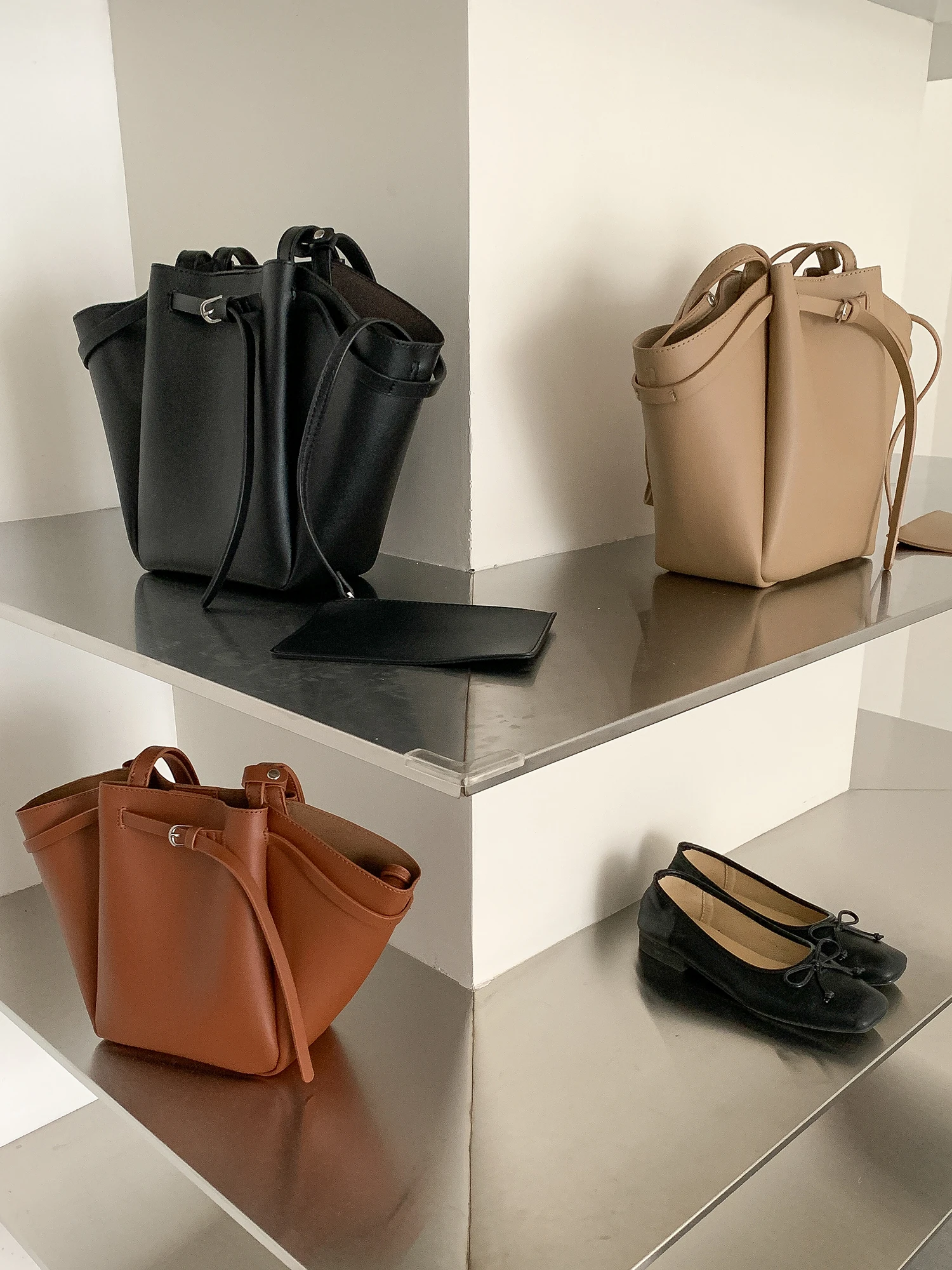 

EMORRIN Korean Style Soft Leather Tote Bag Large Capacity Commuter Versatile Handbag Single Shoulder Bag Handbag