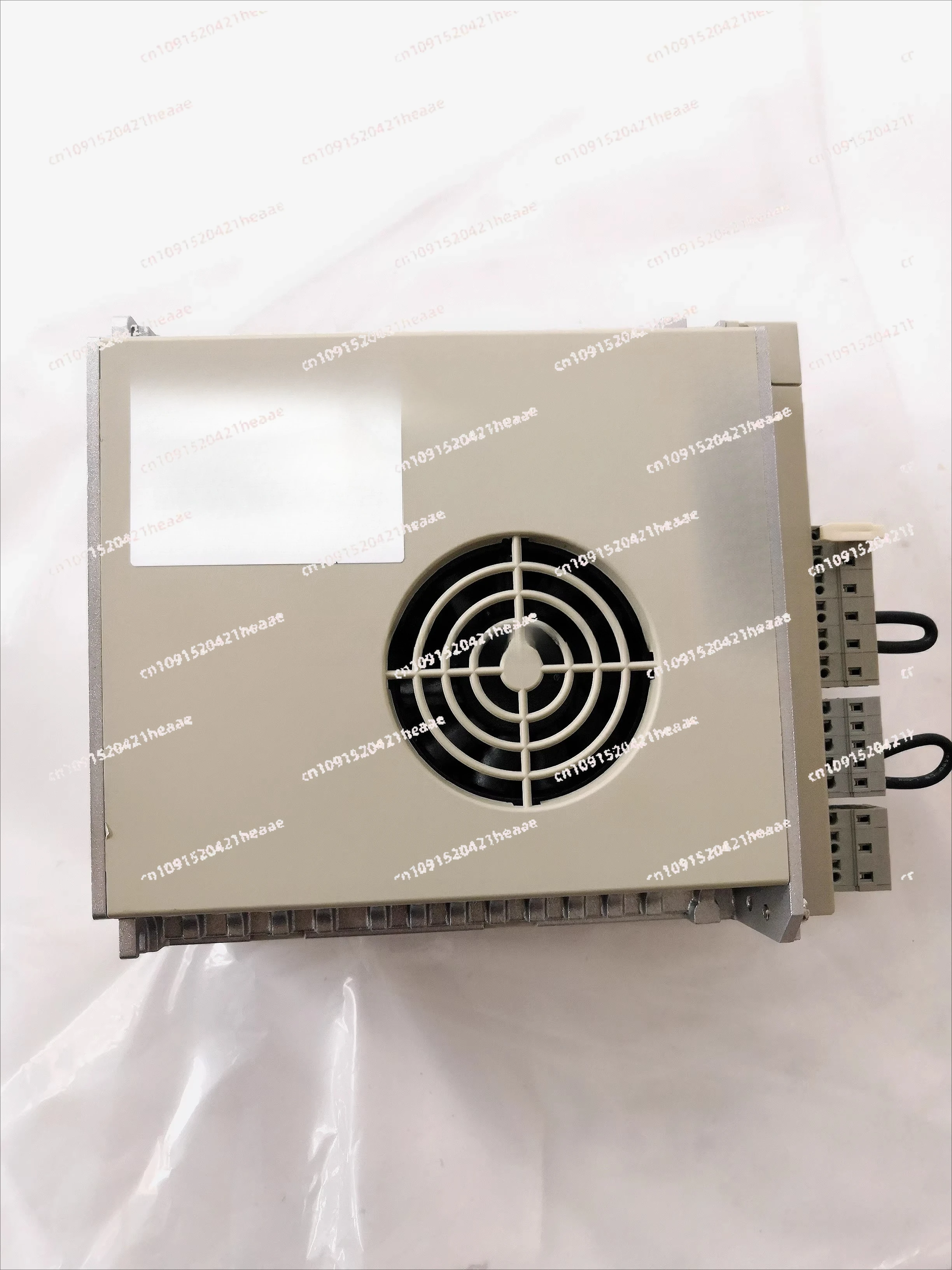 

Подходит для драйвера SGDH-10AE.