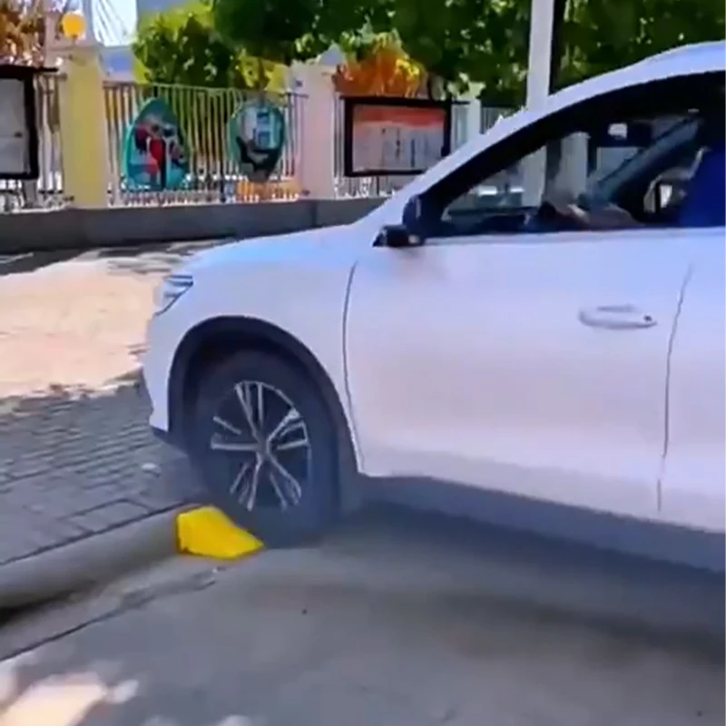 

Портативный пластиковый пандус Kerb, нескользящий порог, подъездная дорога, высота 3/4 см для автомобилей, мотоциклов, инвалидных колясок, велосипедов, скутеров