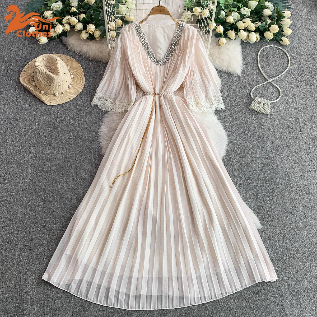 

UNI Retro Women Dresses Print Elegant Summer Diamonds Dress A-line V-neck Half Sleeve Vacation Pleated Women Skirt