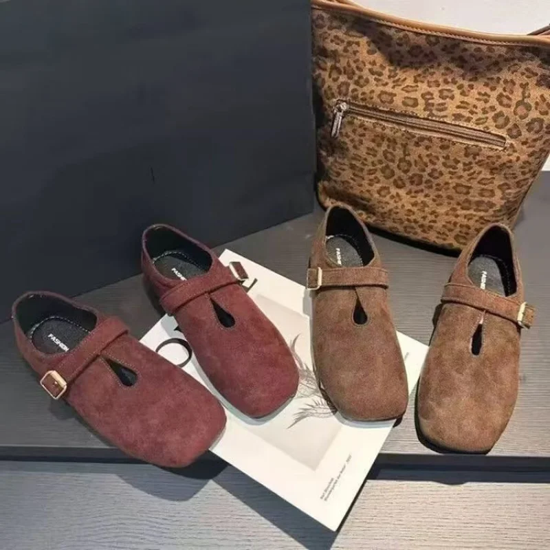 

Новые корейские туфли Мэри Джейн в стиле ретро на осень/зиму — замшевые лоферы с квадратным носком, пригородная обувь на мягкой подошве с неглубоким вырезом