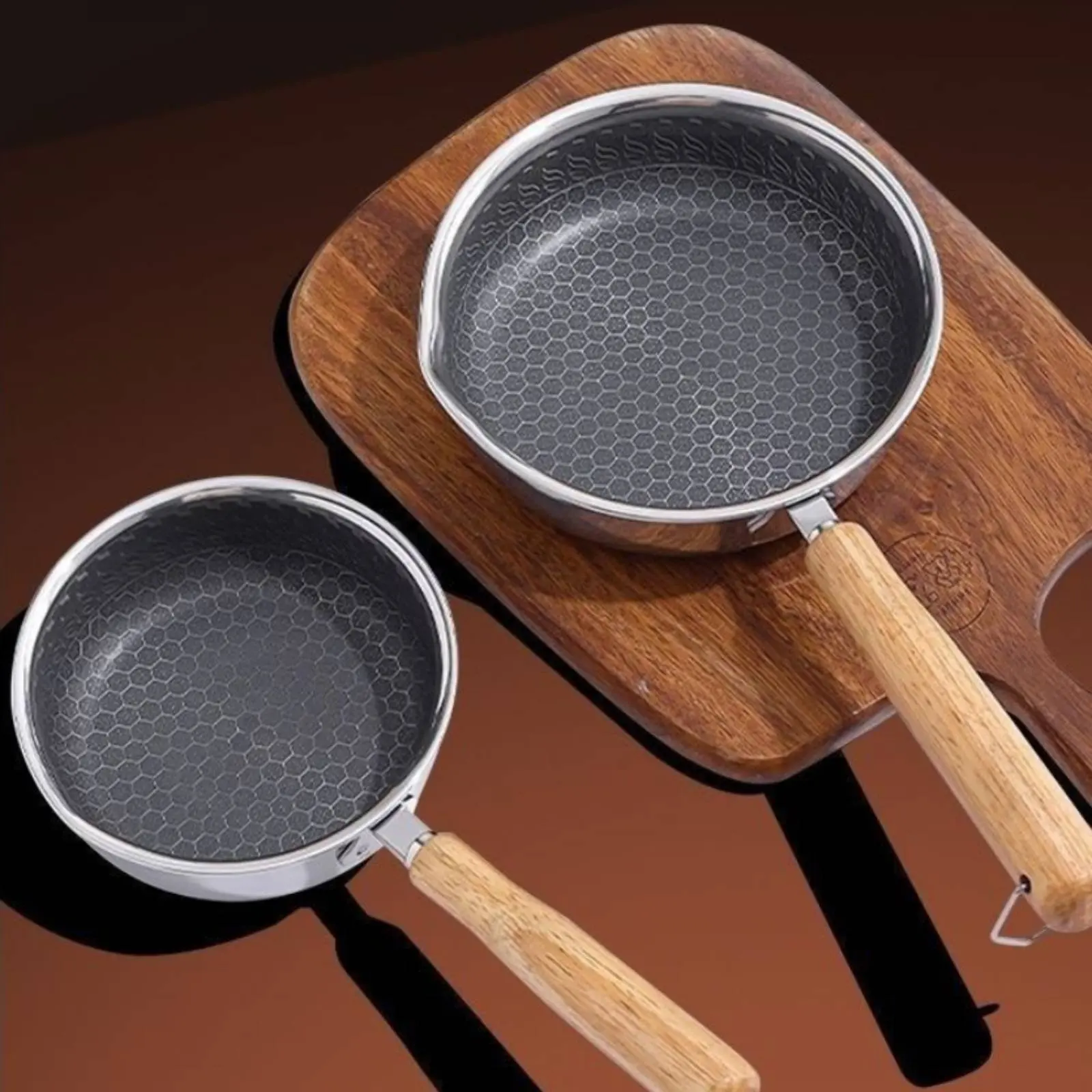 

Grid-Textured Non-Stick Pan Thickened Bottom Single Single-Omelet Frying Pan Grid-Textured Skillet Spout Design Heated Oil
