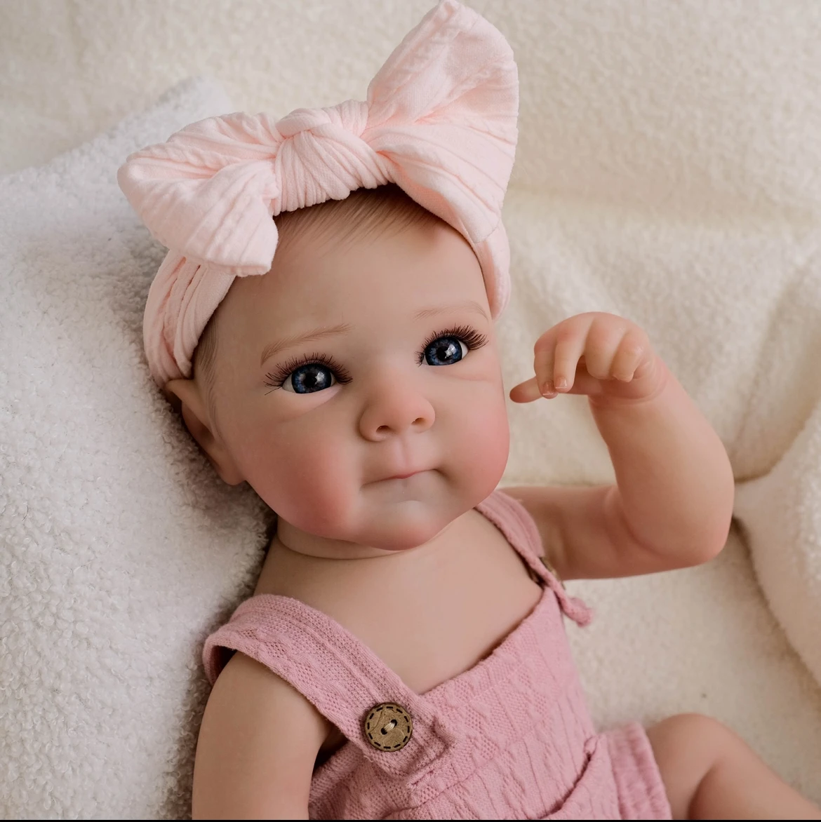 Bambola rinata realistica da 19 pollici Ragazza neonata Bettie realistica con morbida pelle in vinile Vene dipinte a mano e ciuccio magnetico