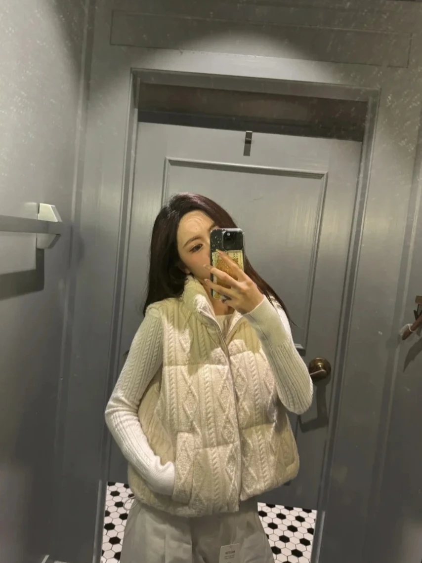 

Winter New Women Elegant Vest Thick Knitted Cotton Sleeveless Warm Stand Collar Fashion Casual Waistcoat Outerwear