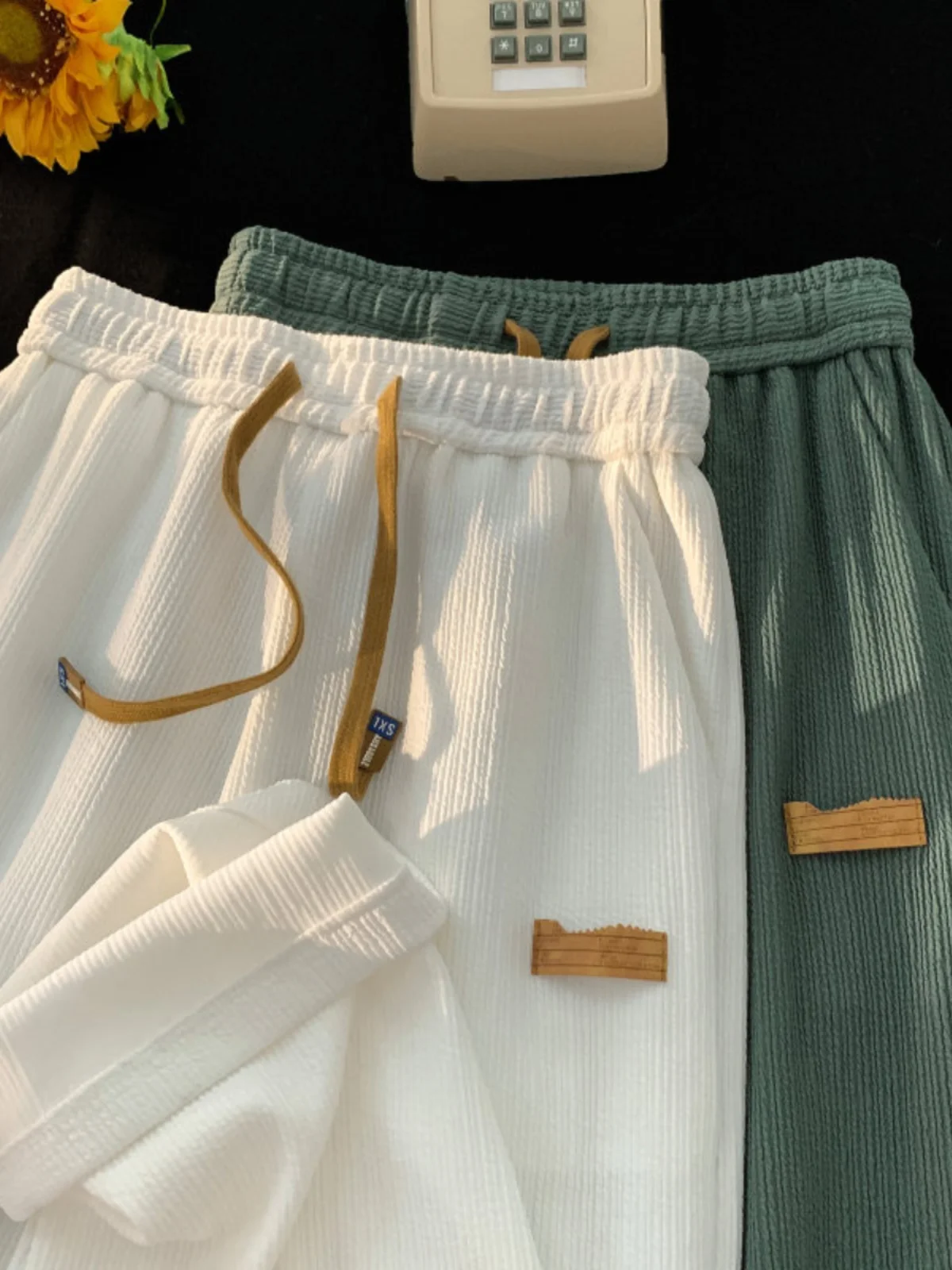 

Textured White Ice Silk Men's Summer Thin Loose Straight Leg Casual Pants Elastic Drapey Spor Trousers Faionable Casual Wear