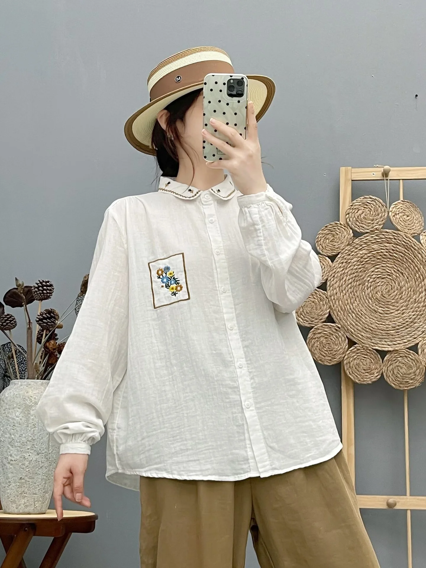 بلوزة قطنية نسائية 100% على الطراز الياباني لعام 2026 قمصان وبلوزات مطرزة بالزهور باللون الأبيض والأزرق والأحمر للنساء قطع علوية بأكمام طويلة #4