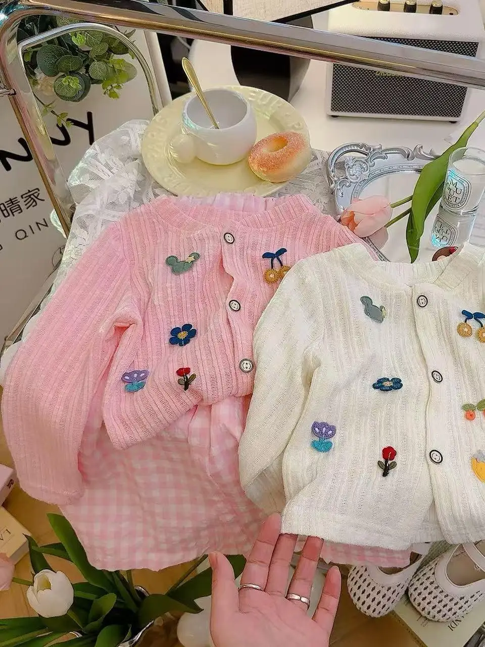 Faionable camisola de malha para meninas bebê outono wear 2025 novo sle longo sve pele de coelho das crianças topo na moda outerwear