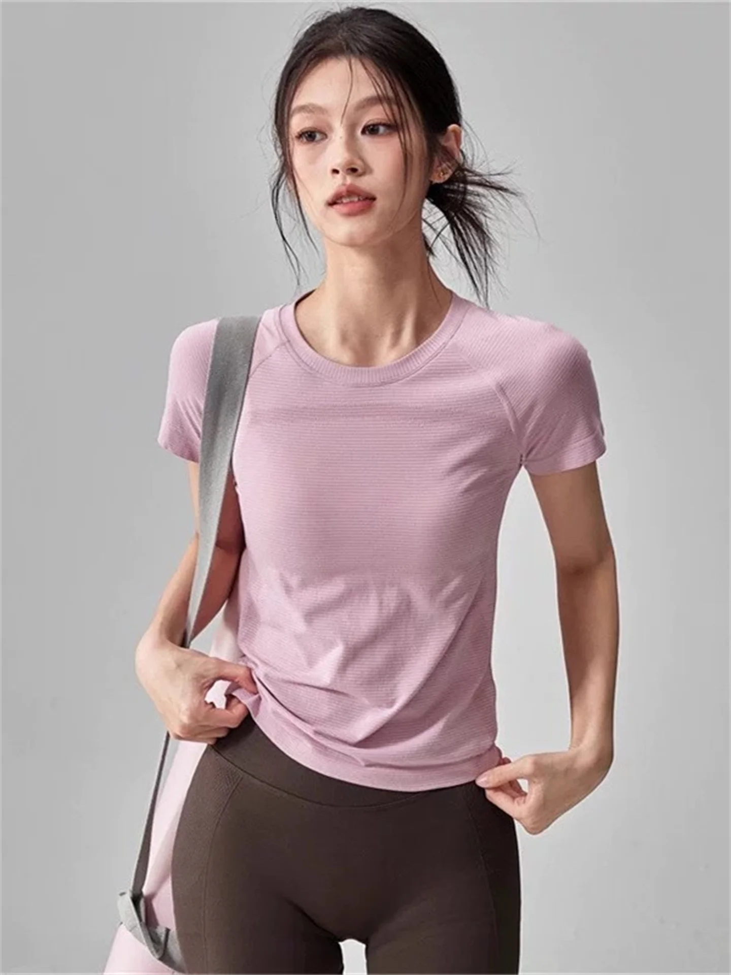 

Qui Dry Yoga Wear ort Sve Fitn Sportswear Women's Summer Thin Sl Slimming Breathable Running T-irt Top