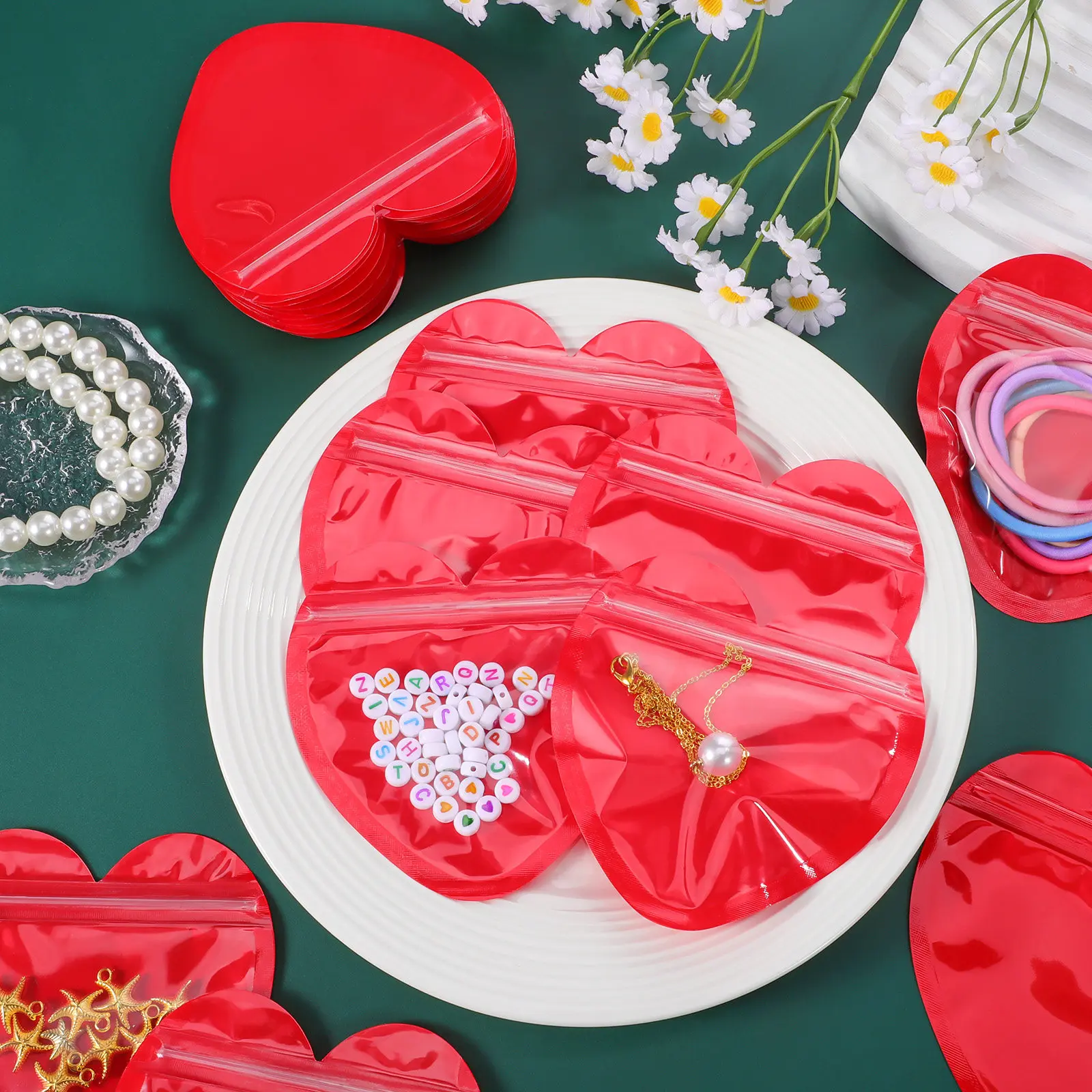 100Pcs Cute Heart Shaped Resealable Jewelry Bags Clear Front Packaging for Small Business Valentine Craft Supply Display Storage