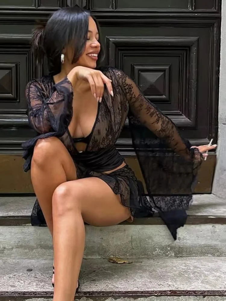 Nibber Fashion Set 2 Potong Wanita Seksi dengan Detail Renda dan Patchwork, Atasan Lengan Panjang Model Kerut di Pinggang + Rok Mini Asimetris, Pakaian Gaya Jalanan