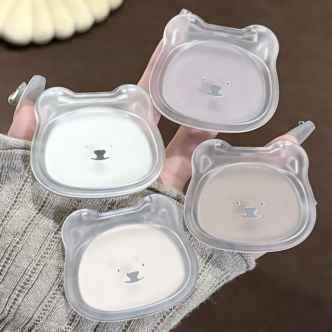 Skin-friendly Powder, Oil Control Skin, Fill Makeup Concealer, Waterproof and Sweat Proof, Do Not Take off Makeup Not Card Powde