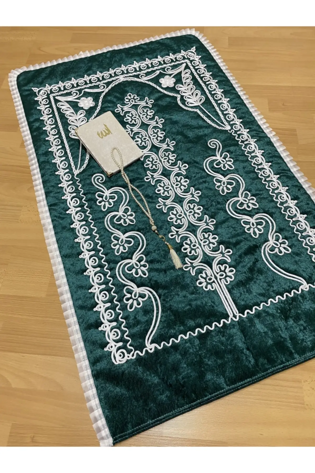 

DOLBOVI velvet green Seccade 3 piece quarter bridal groom set Meditation Rug