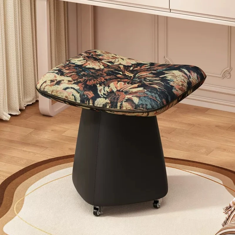 Modern Dressing Vanity Stool Weird Makeup Cute Bedroom Vanity Stool Office Kids Chaise Coiffeuse Chambre Luxury Furniture