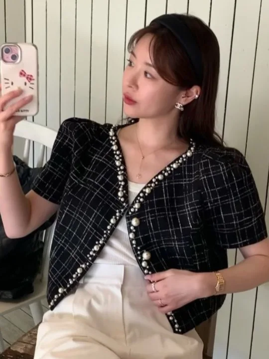 

Summer New Plaid V-Ne ort Coat Women's Faion Pearl Decoration Color Blo Top Match All the Time 2025 Seasonal Sle