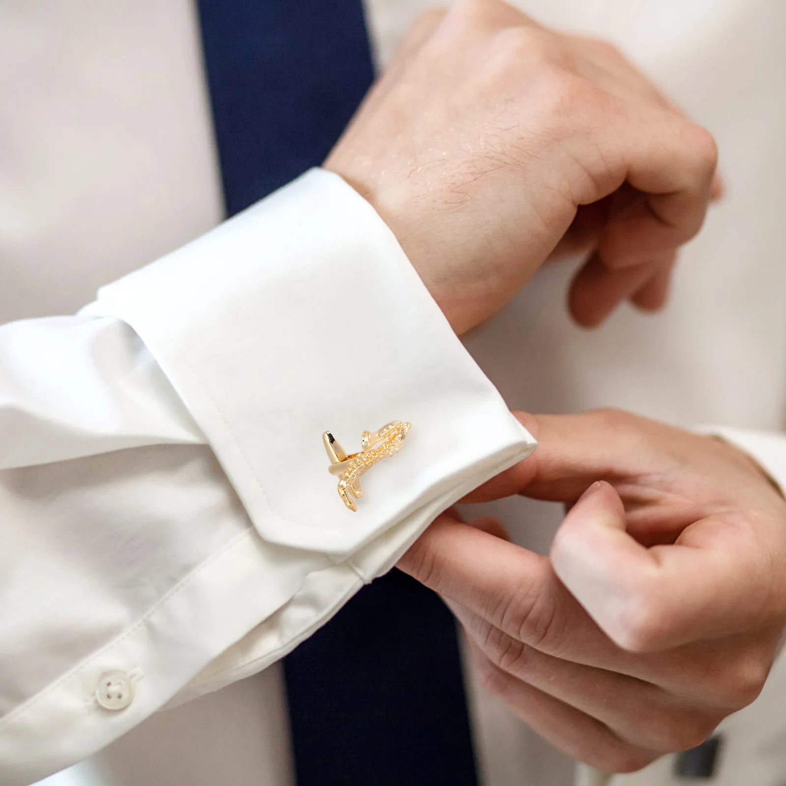 

1 Pair Creative Saxophone Cufflinks Golden Brass Shirt Sleeve Buckle For Men Cuff Links Wedding Banquet Accessories Gift
