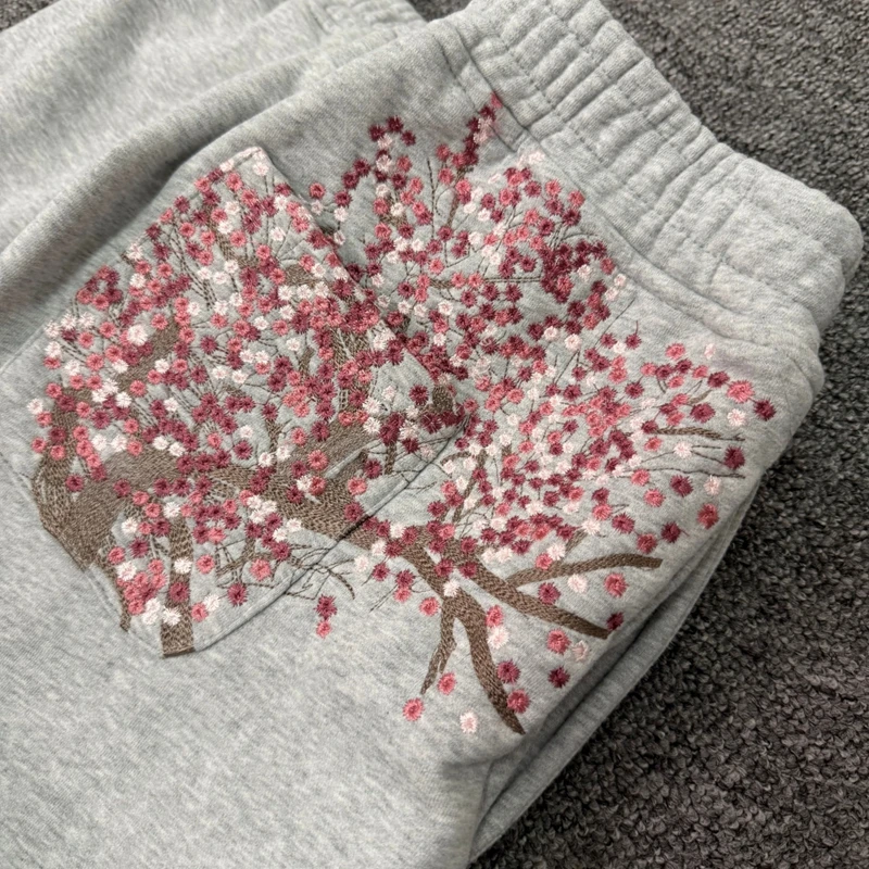 Kirschblüten-Grafik Jogginghose für Herren, Baumwolle, Elastischer Bund, Stickerei, Oversized American Streetwear Sport-Trainingshose – Detail 7