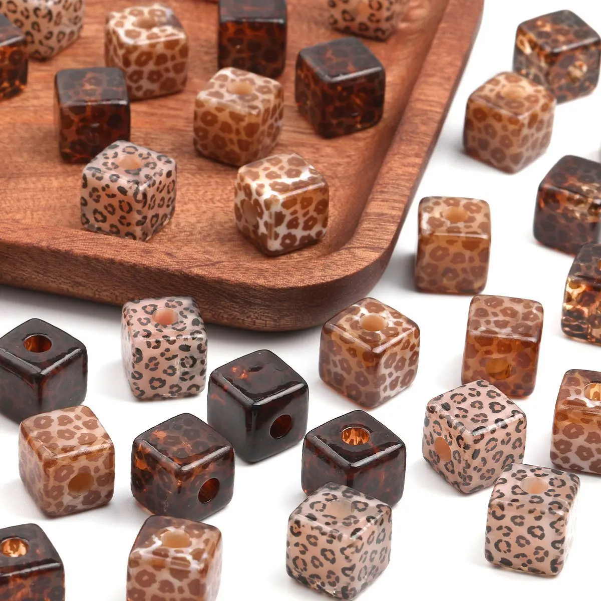 16pcs/32pcs Random Color 1.4cm Vintage Translucent Leopard Print Square Acrylic Spacer Beads for DIY Bracelet Jewelry Making