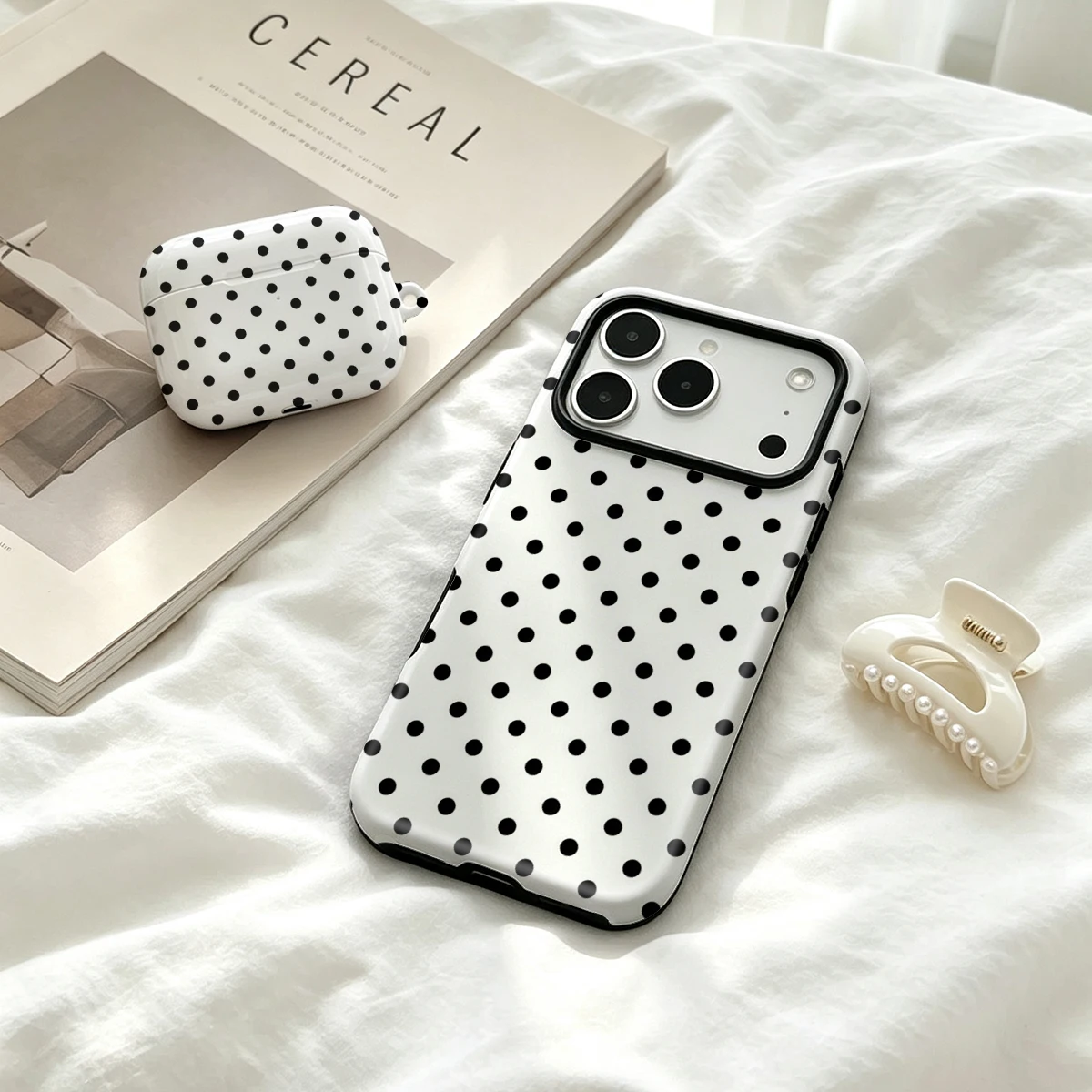 Airpod Case Cover - 2 in 1 Black Polka Dots