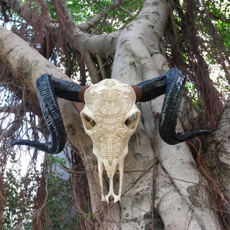 

Bone-Inspired Bull Head Hanging Ornament-Resin Craft,Lifelike Details,North American Style