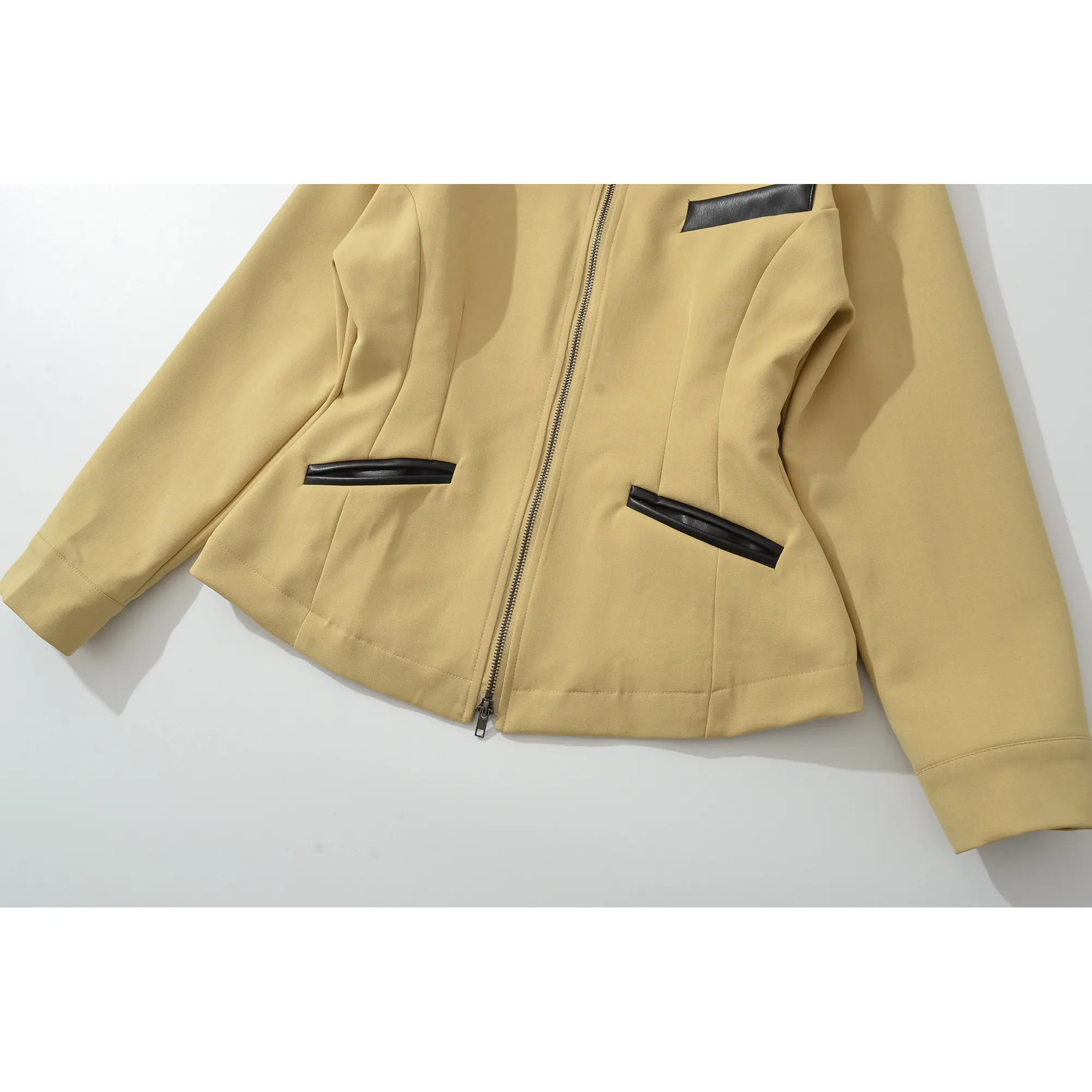 Jaqueta Slim Fit com Detalhes em Couro para Mulheres, Nova Chegada de Outono, Roupas Femininas ZR