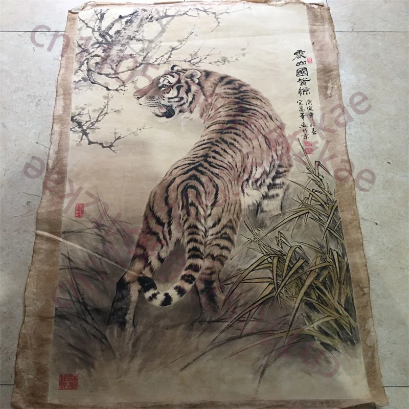

China Old Scroll Painter's Rice Paper Wall Art Slice Zong Wanhua's painting of the mountain tiger Traditional Asian Decor