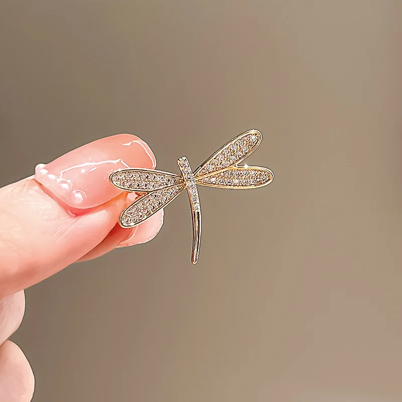 Exquisite gold color dragonfly design versatile fashion trend personalized accessory buckle brooch