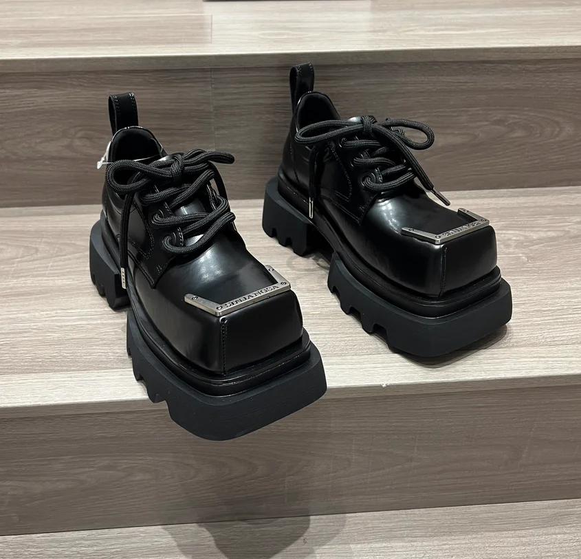 Autumn new metal buckle square toe thick sole leather sponge cake casual single shoe