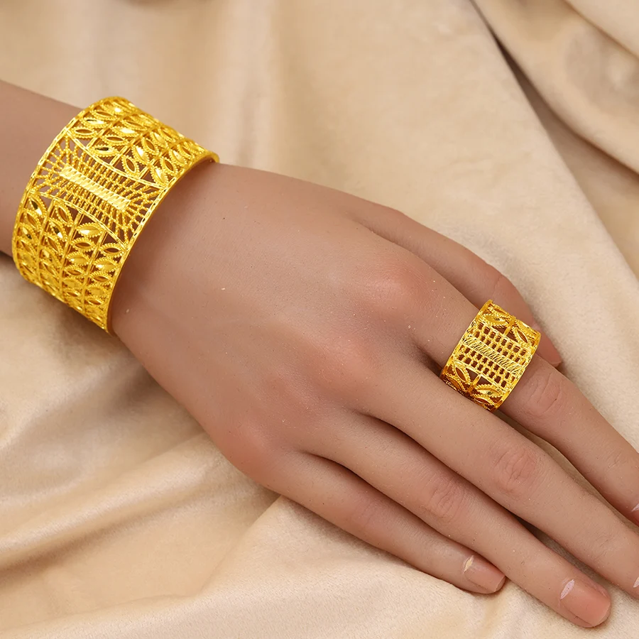 Middle Eastern Bride Wedding Hollow Bracelet Dubai Women's European and American Alloy Open C-shaped Jewelry Bracelet Jewelry