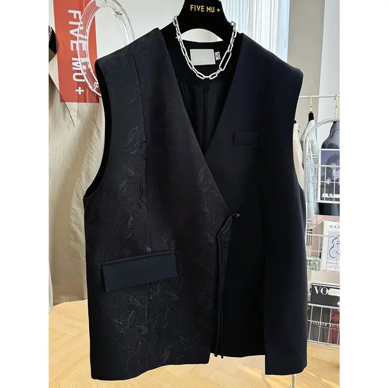 2024 New Suit Vest Coat Spring/Summer Women's Side Buckle Irregular Split Design Feeling Casual Horse Clip