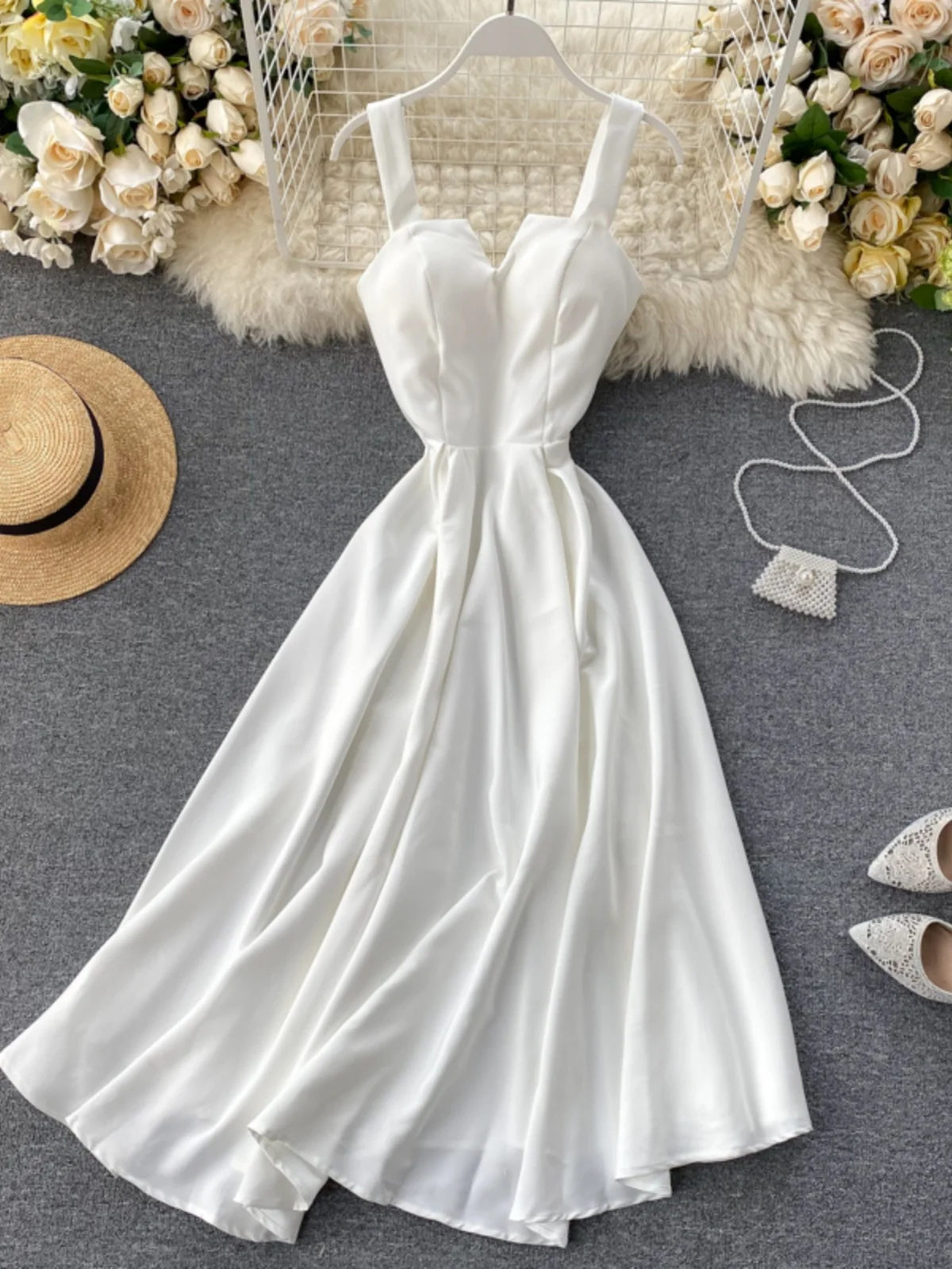 فستان نسائي جديد لعام 2020 بتصميم رقبة على شكل V وظهر مكشوف، بلون واحد وقصة ضيقة عند الخصر، تنورة طويلة على الطراز الكوري بخص...