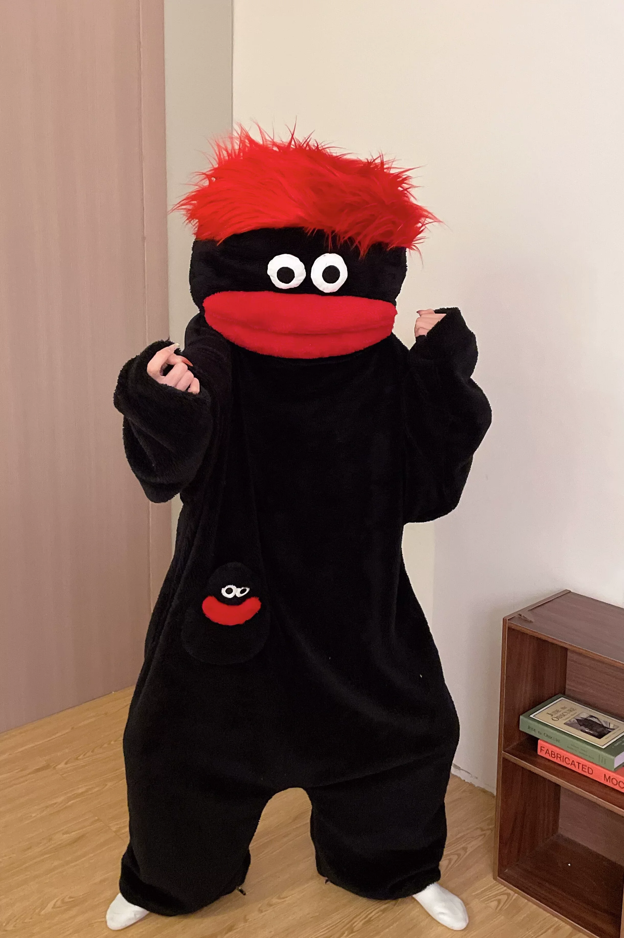 Niedlicher, lustiger Monster-Onesie-Pyjama mit großem Mund, verdickter Korallenfleece-Hausanzug für Herbst und Winter, für Paare, Herren und Damen, Pyjama 2026 Neu