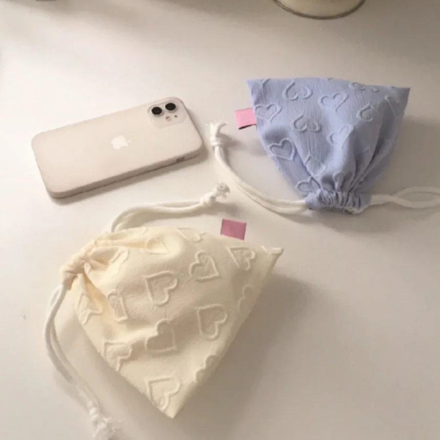 ผู้หญิงน่ารัก Jacquard Heart Drawstring แบบพกพานักเรียนลิปสติกอายแชโดว์หัวใจเล็กๆ Drawstring ปากกระเป๋าเก็บตลก