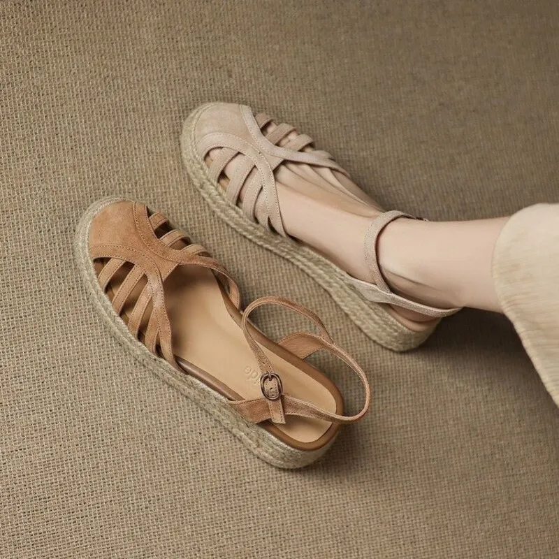 Stunning Woven Toe Roman Sandals Women's Summer 2026 New Style for Skirts Retro Outdoor Wear Thick Bottom Grass Weave Slope Heel