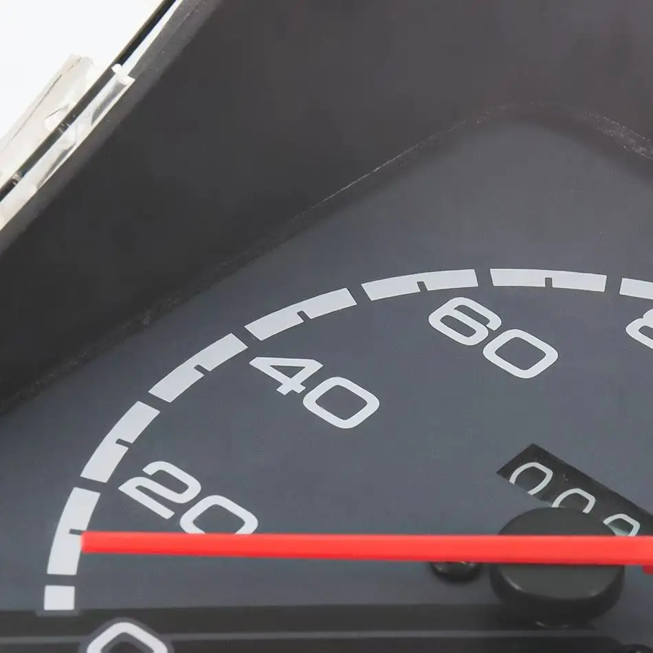 

Универсальный цифровой многофункциональный спидометр для приборной панели автомобиля 0-140 км/ч с индикаторами уровня топлива, температуры воды, давления масла и вольтметром