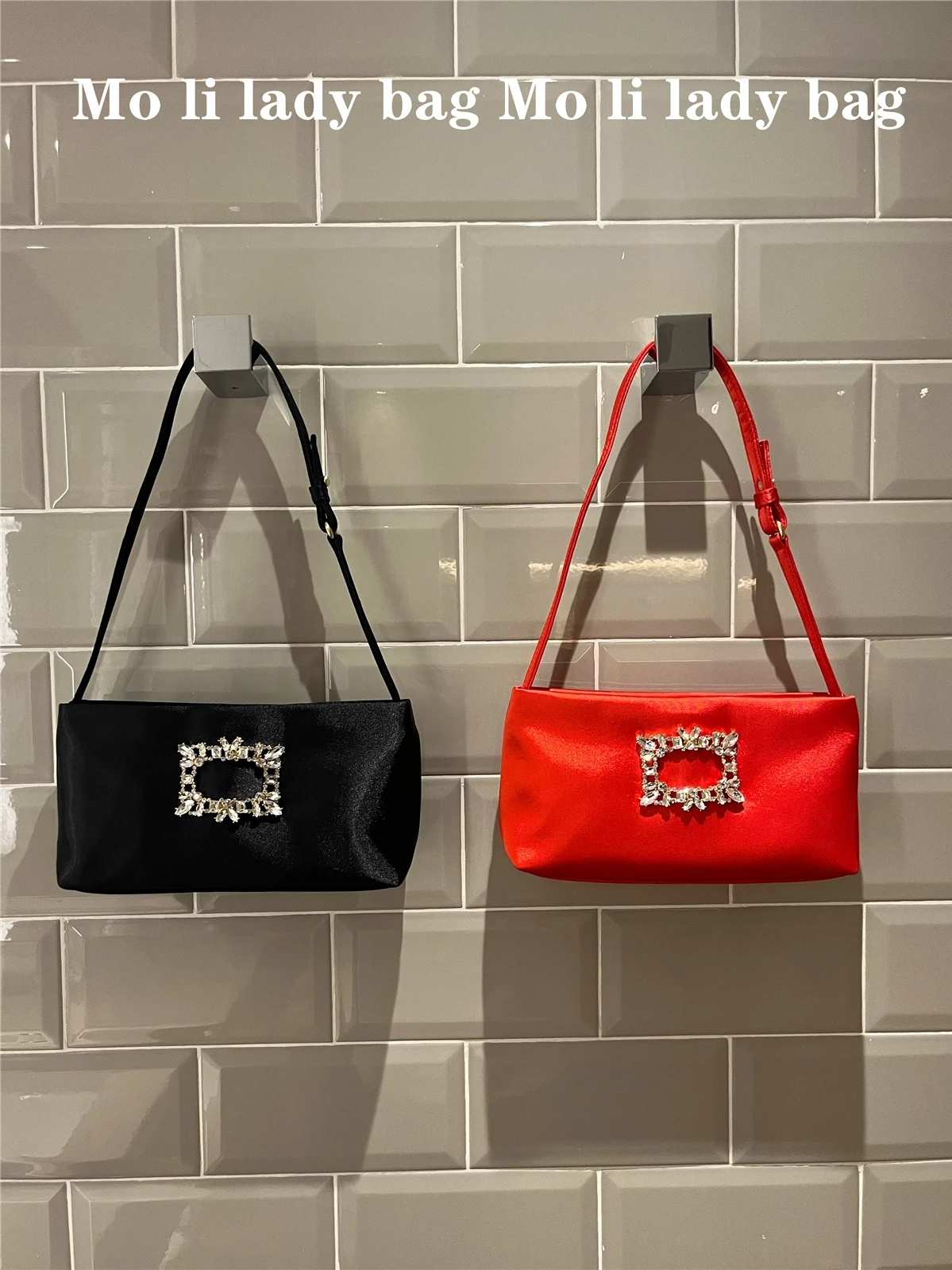 Silk Square Buckle Underarm Single Shoulder Handheld Evening Wedding Red Bag American Retro Style Soft Handle Casual Scene