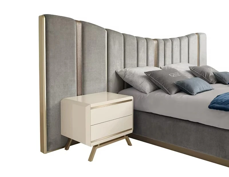 Nordic Design Luxury Italian Leather Double Bed Modern Style High-End Atmosphere With Metal Foot Rest for Master Bedroom